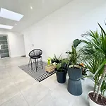 Thelittlehouse - Maison- Jardin ゲストハウス