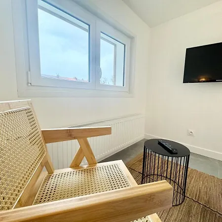 ゲストハウス Thelittlehouse - Maison- Jardin 4*